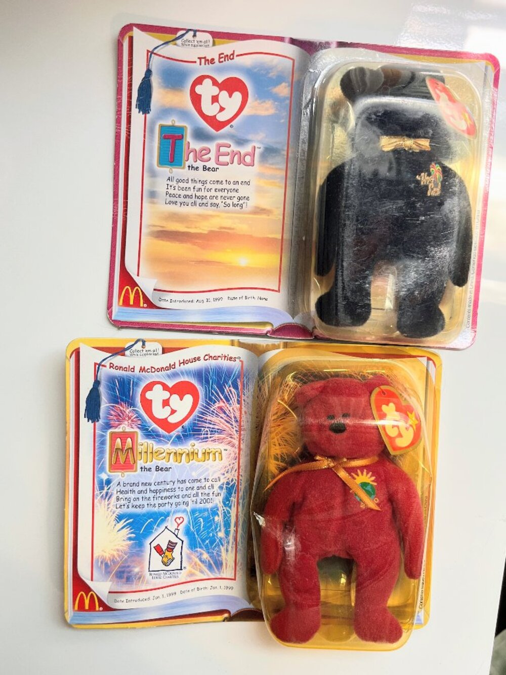 vintage TY beanie babies 2000 collectibles - 2 bear set
